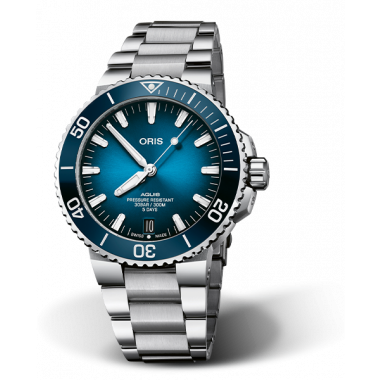Oris Aquis Small Second, Date, Dark Blue Dial